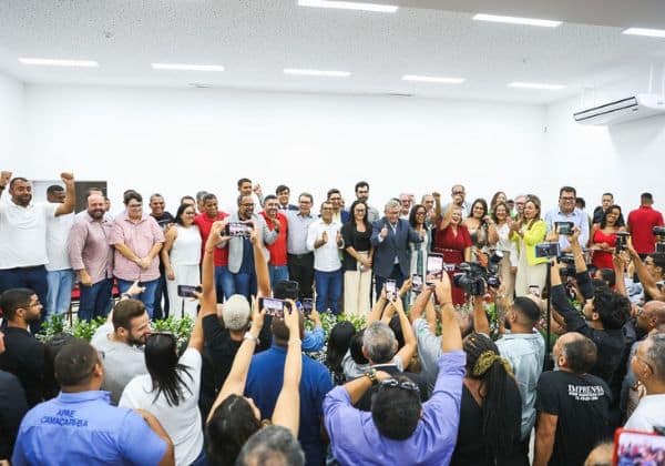 Luiz Caetano apresenta secretariado de Camaçari para a gestão 2025.