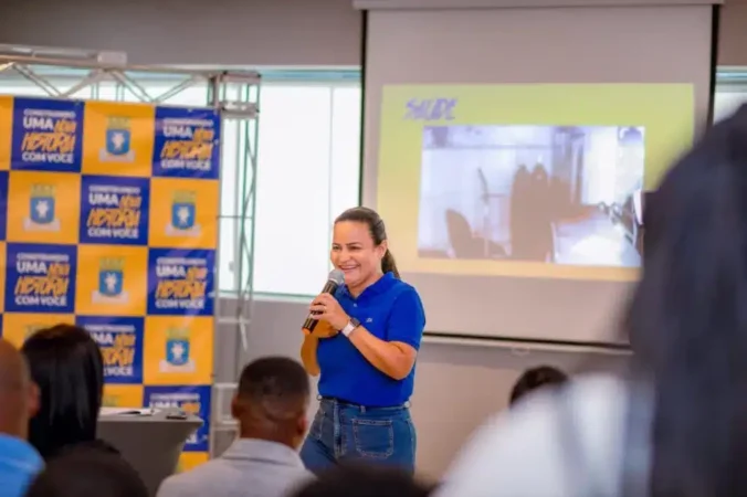Débora Regis apresenta equipe de secretários para nova gestão em Lauro de Freitas