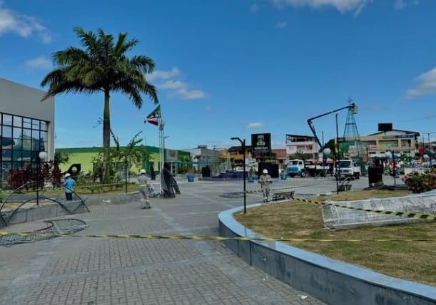 Vila Natalina de Simões Filho é Inaugurada, mas Atração Gera Divisão de Opiniões