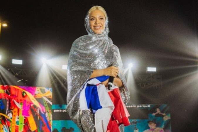 Beyoncé recebe Comenda 2 de Julho na Assembleia Legislativa da Bahia