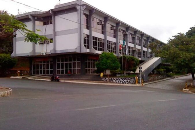 Centro de Simões Filho enfrenta crise na gestão municipal.