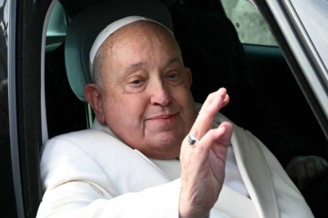 Infecção respiratória polimicrobiana do Papa Francisco