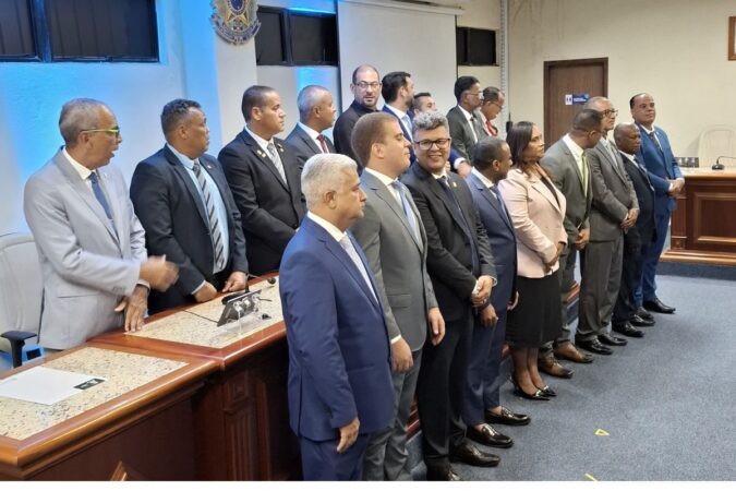 Câmara de Simões Filho debate mudança no horário das sessões