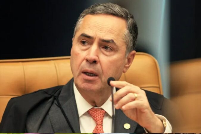 Luís Roberto Barroso discursando sobre possível prisão de Bolsonaro.