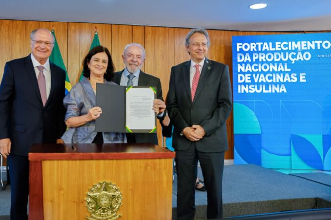 vacina dengue, saúde pública, indústria farmacêutica, SUS