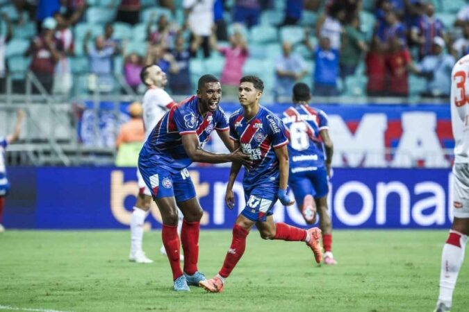 Jogadores do Bahia comemoram gol na goleada sobre o América-RN na Copa do Nordeste