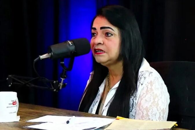 Moema Gramacho critica Débora Regis após decreto de calamidade financeira