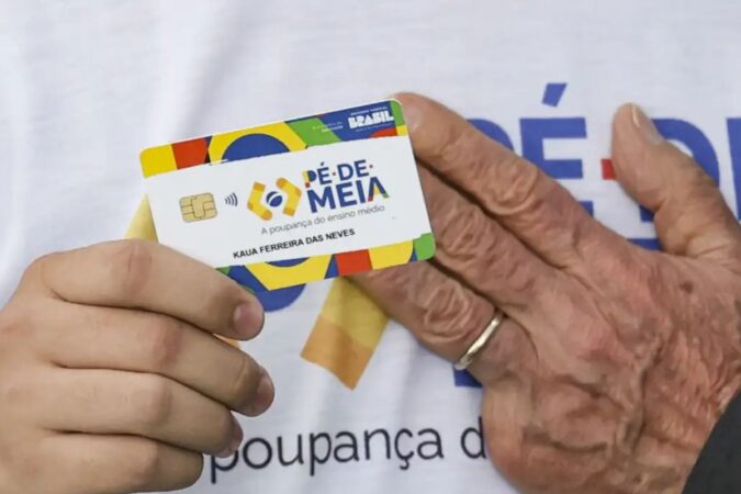 Programas sociais Pé-de-Meia e Vale Gás incluídos no orçamento.