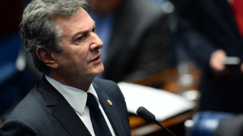 Fernando Collor durante sessão no Senado antes da prisão — Foto: Agência Senado