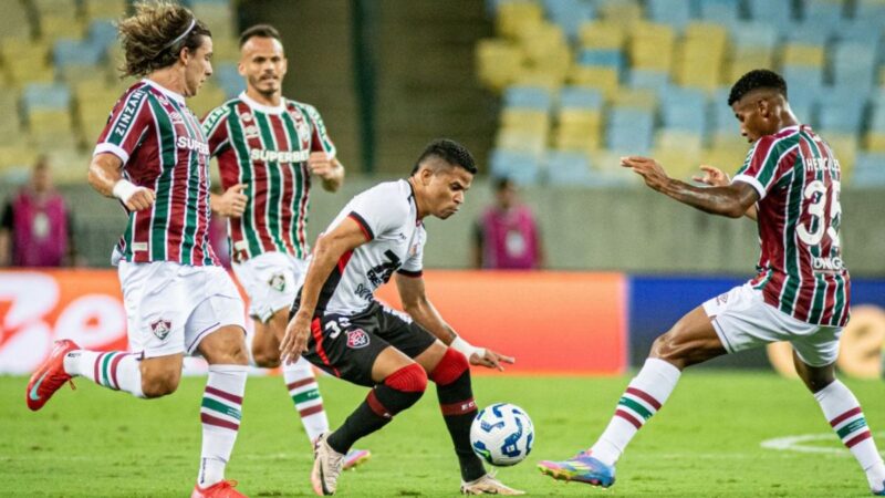 Vitória empata com Fluminense nos acréscimos no Maracanã