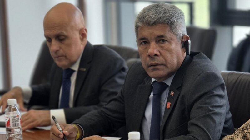 Jerônimo Rodrigues celebra avanço de investimentos chineses em energia eólica na Bahia