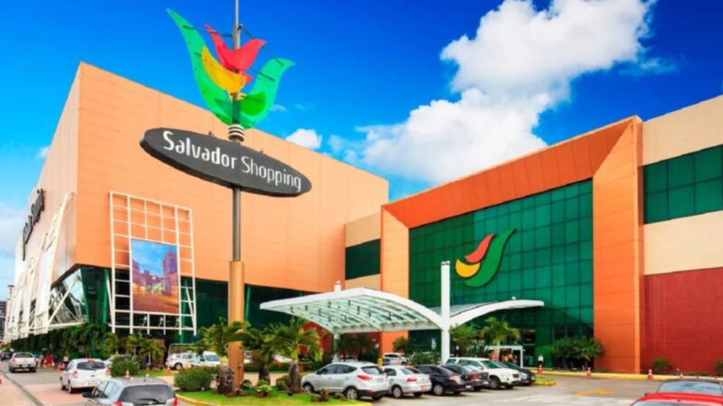 Muro de estacionamento desaba no Salvador Shopping; área é isolada