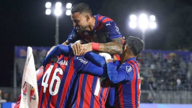 Bahia quebra tabu e goleia Bragantino fora de casa no Brasileirão