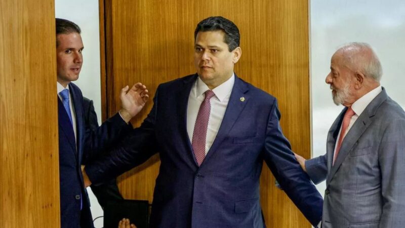 Lula telefona para Alcolumbre e Motta após derrota no Congresso