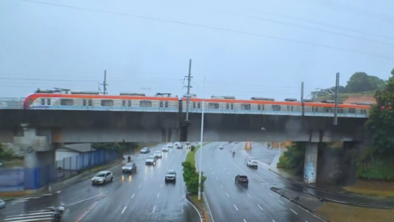 Falha no Metrô de Salvador Deixa Passageiros a Pé nos Trilhos