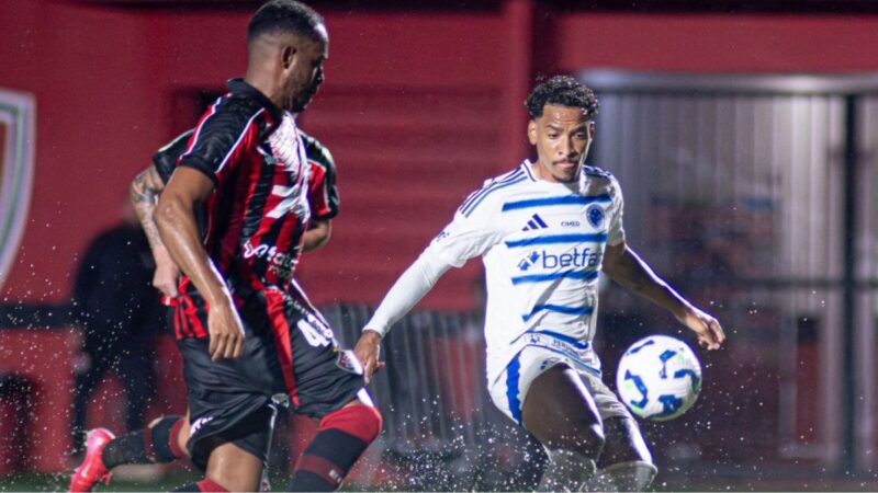 Vitória e Cruzeiro empatam em jogo sob forte chuva no Barradão