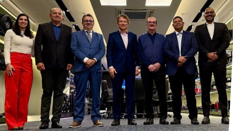 Na foto o prefeito Ednaldo, os cofundadores do Grupo MK Giovanni M. Cardoso e Alberto Baggianni, o presidente da Câmara de Vereadores de Cruz, Euricles Neto e o diretor jurídico da Mondial Vandré