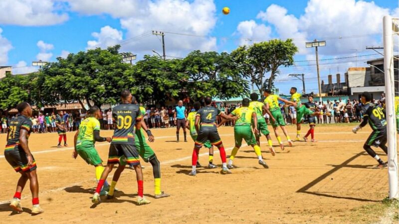 Ouro Verde vence Leão na final da Copa CIA 2025 em Simões Filho. Evento reuniu torcedores e destacou futebol amador local.