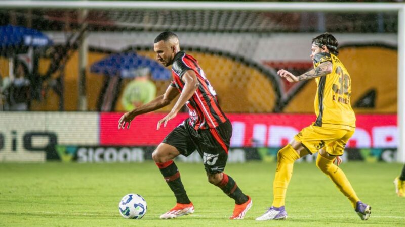 Vitória sofre empate nos acréscimos em jogo intenso com o Sport