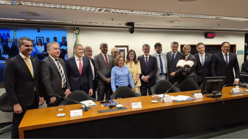 Jerônimo Rodrigues reúne-se com bancada baiana em Brasília para definir prioridades da Bahia