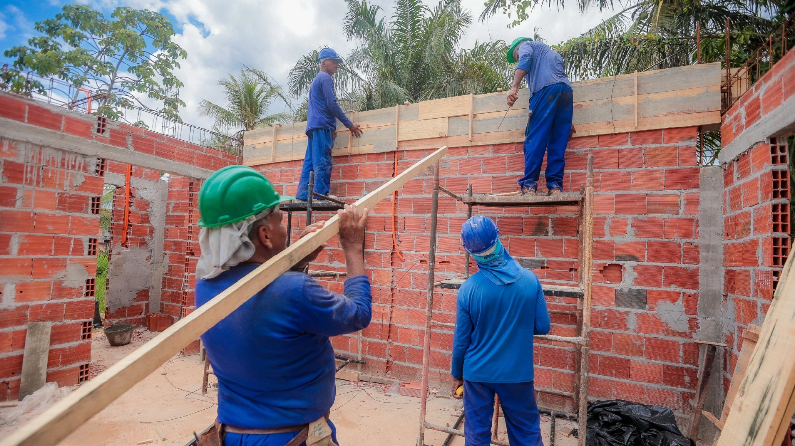 Obras da nova creche em construção no Campo do Vasco, em Simões Filho