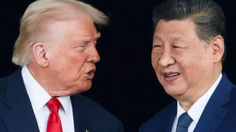 Donald Trump comenta crise no Estreito de Ormuz e possível adiamento de reunião com Xi Jinping