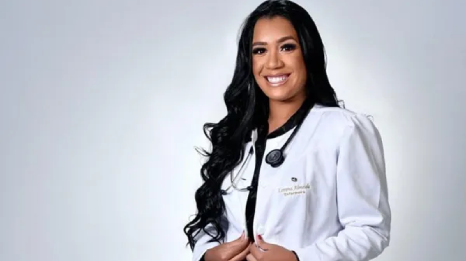 Enfermeira filha da vereadora Andrea Almeida é presa em operação que investiga venda ilegal de canetas emagrecedoras.