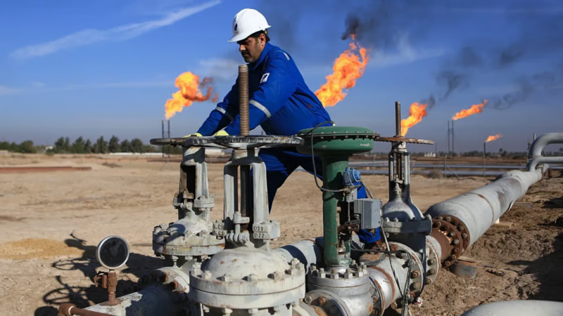 Gráfico mostra alta no preço do petróleo após tensão no Oriente Médio