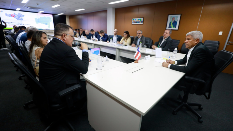 Entrega de equipamentos e reunião entre governador e prefeito em Salvador