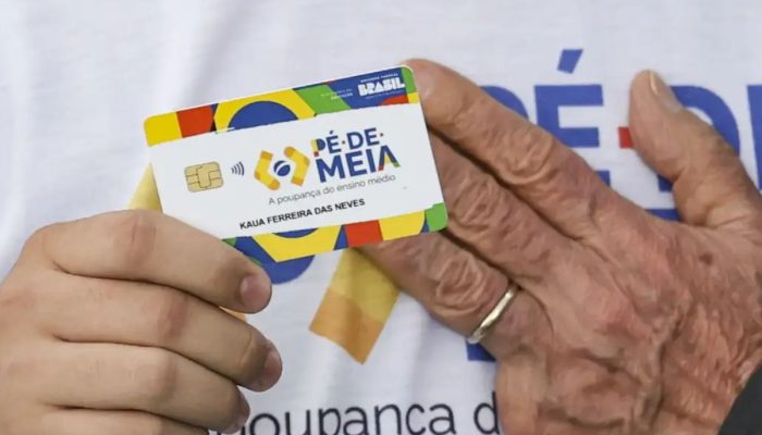 Programas sociais Pé-de-Meia e Vale Gás incluídos no orçamento.