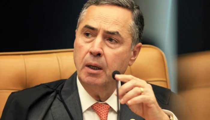 Luís Roberto Barroso discursando sobre possível prisão de Bolsonaro.