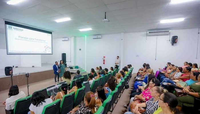 Gestores e técnicos da educação participam da Pré-Jornada Pedagógica em Simões Filho.