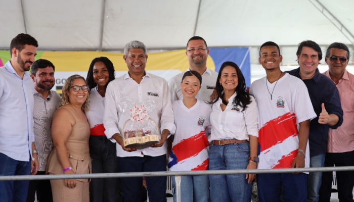 Governador anuncia obras e escola integral em Itanagra Bahia