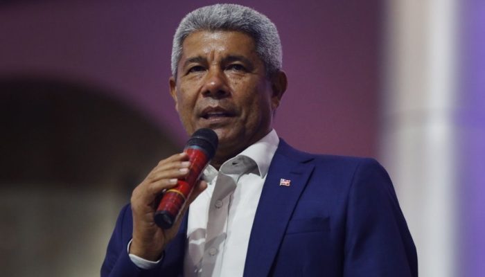 "Imagem do anúncio de investimentos em saúde pública para Simões Filho, Bahia, com destaque para o pacote de R$ 1,5 bilhão anunciado pelo governo estadual.