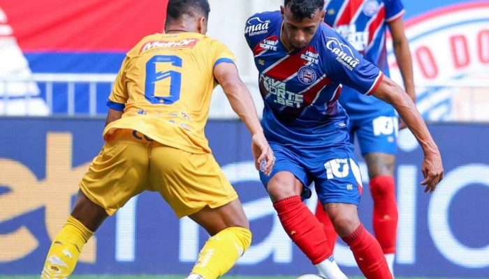 Jogadores do Bahia celebrando gol na goleada de 6 a 0 sobre o Colo-Colo no Campeonato Baiano
