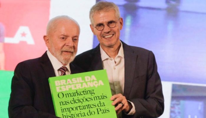 Presidente Lula discursa em evento sobre avanços do governo.