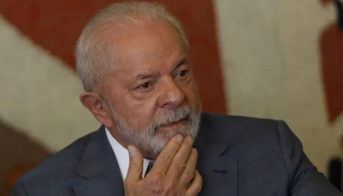 Lula reúne ministros para conter crise do INSS após escândalo de descontos indevidos
