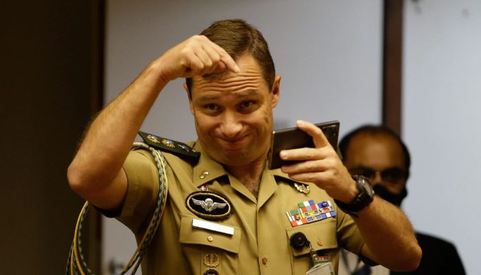 Ex-ajudante de ordens Mauro Cid solicita investigação sobre vazamento de delação.