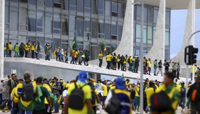 Procurador-Geral Defende Condenação de Militares por 8 de Janeiro