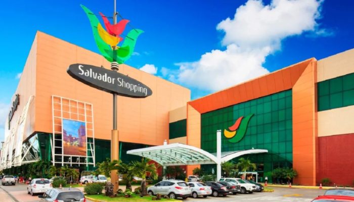 Muro de estacionamento desaba no Salvador Shopping; área é isolada