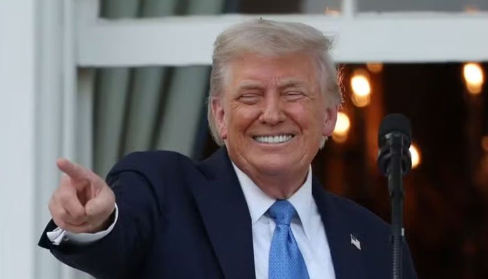 Senado americano aprova megapacote de benefícios fiscais para ricos proposto por Trump