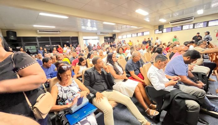 Sessão ordinária marca retorno de Genivaldo Lima à Câmara de Simões Filho