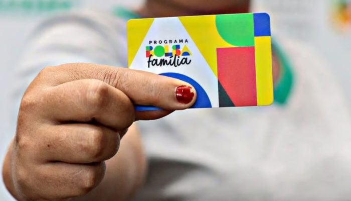 Bolsa Família registra menor número de beneficiários desde 2022, reflexo da fiscalização rigorosa e da melhoria econômica promovida pelo governo Lula.