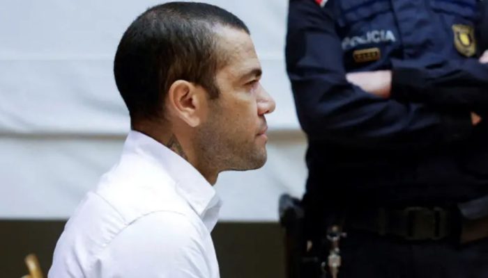 Daniel Alves absolvido