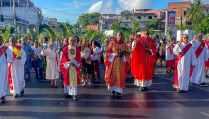 Domingo de Ramos em Simões Filho: Fé e Política Marcaram Celebração