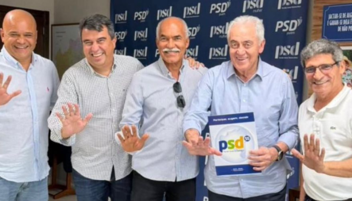 Dr Alfredo Assis durante ato de filiação ao PSD anunciando pré-candidatura a deputado federal.