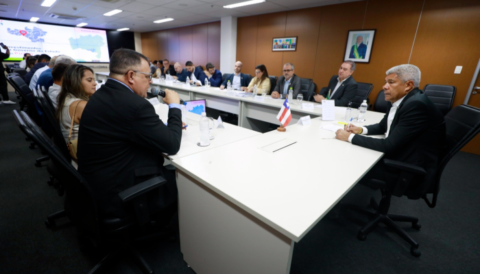 Entrega de equipamentos e reunião entre governador e prefeito em Salvador