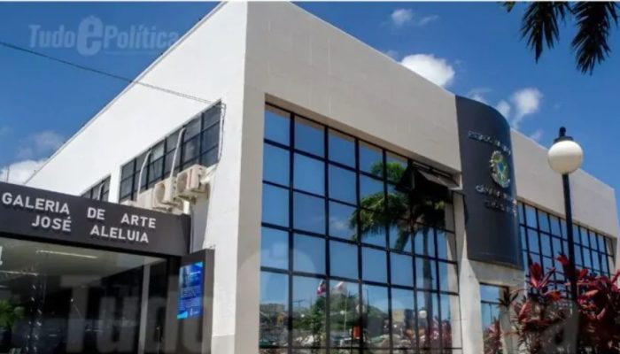 Vista externa da Câmara Municipal de Vereadores de Simões Filho, Bahia.