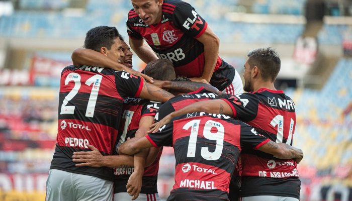 jogadores-do-flamengo-celebram-gol-contra-o-fortaleza-1599354107538_v2_4x3