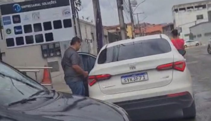 no conforto só charlando